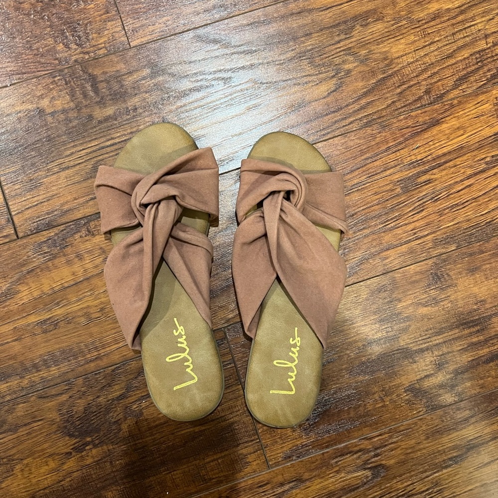 Lulu's Tan Knotted Slide Sandals